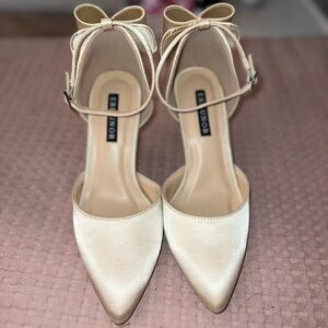 Gold Formal Wedding Ankle Strap Satin Heels With Bow Back Size 5 And 3 Inch Heel